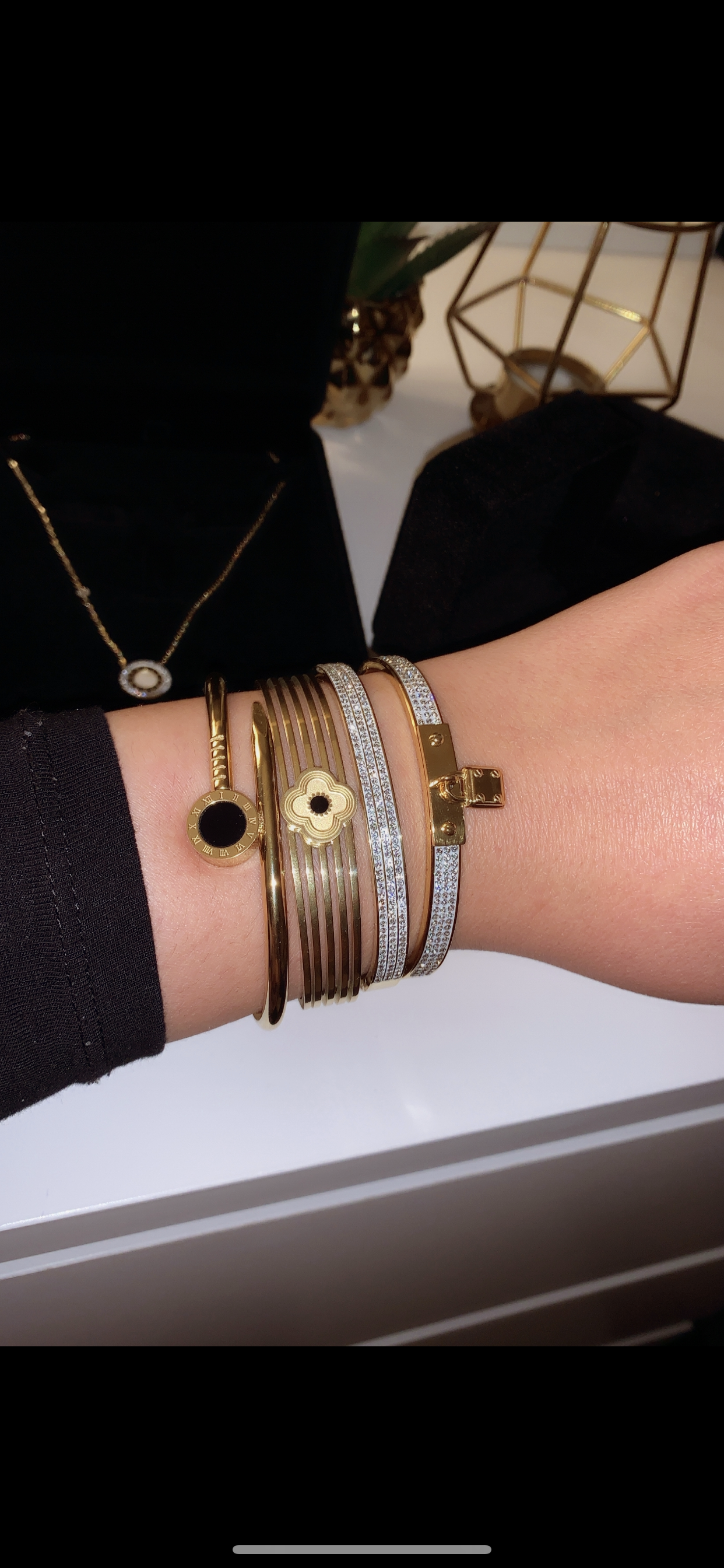 Bracelet clou chiffres romains