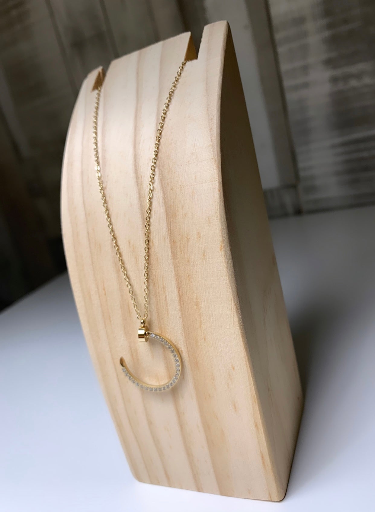 Collier clou avec strass