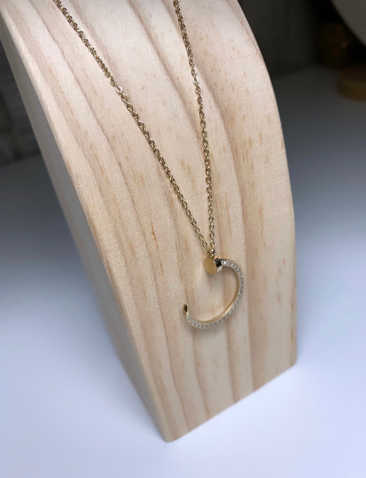 Collier clou avec strass