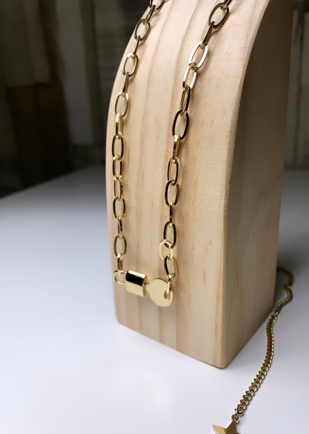 Collier cadenas et clé avec chaîne étoile pour le dos