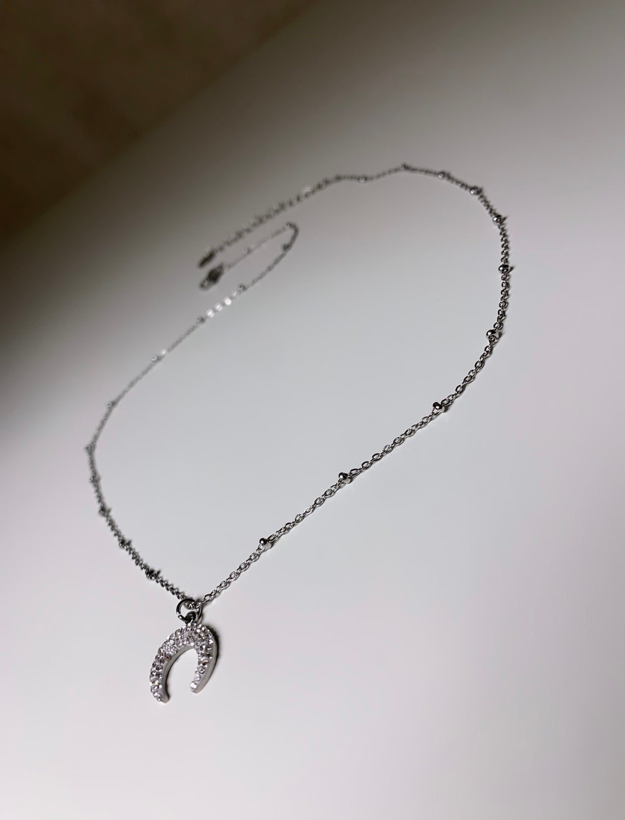 Collier lune avec strass
