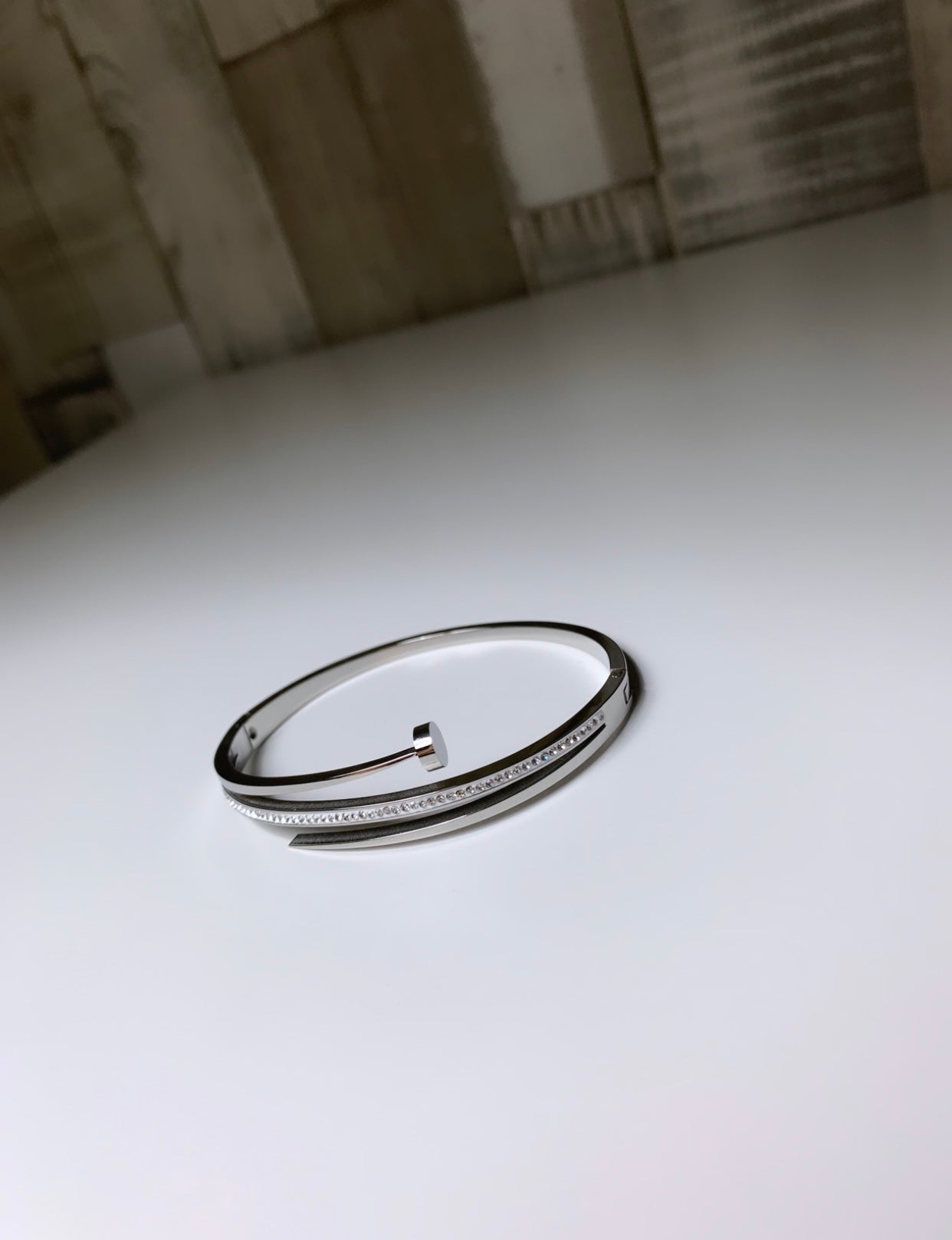 Bracelet clou avec strass