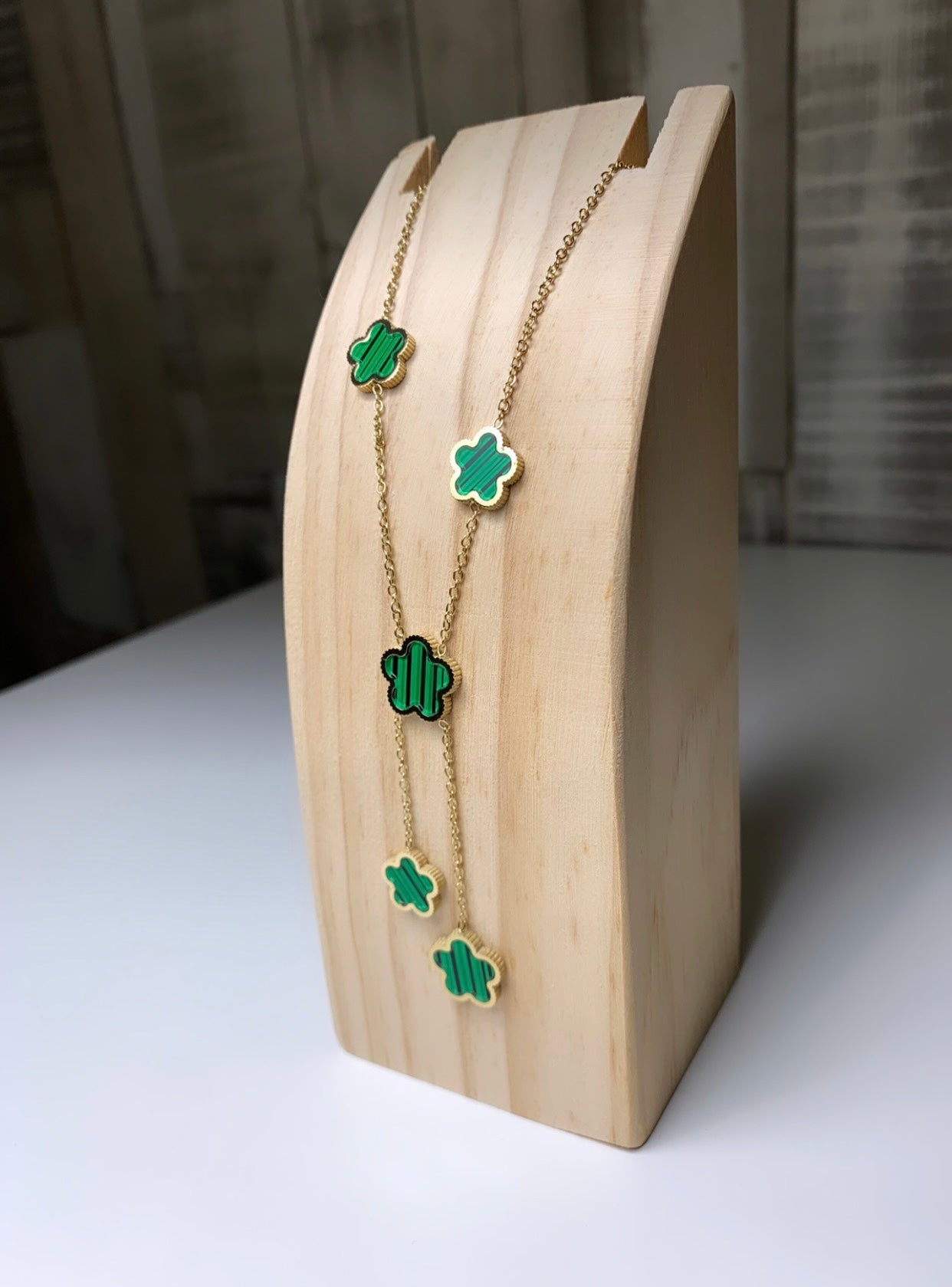 Collier plusieurs trèfle vert