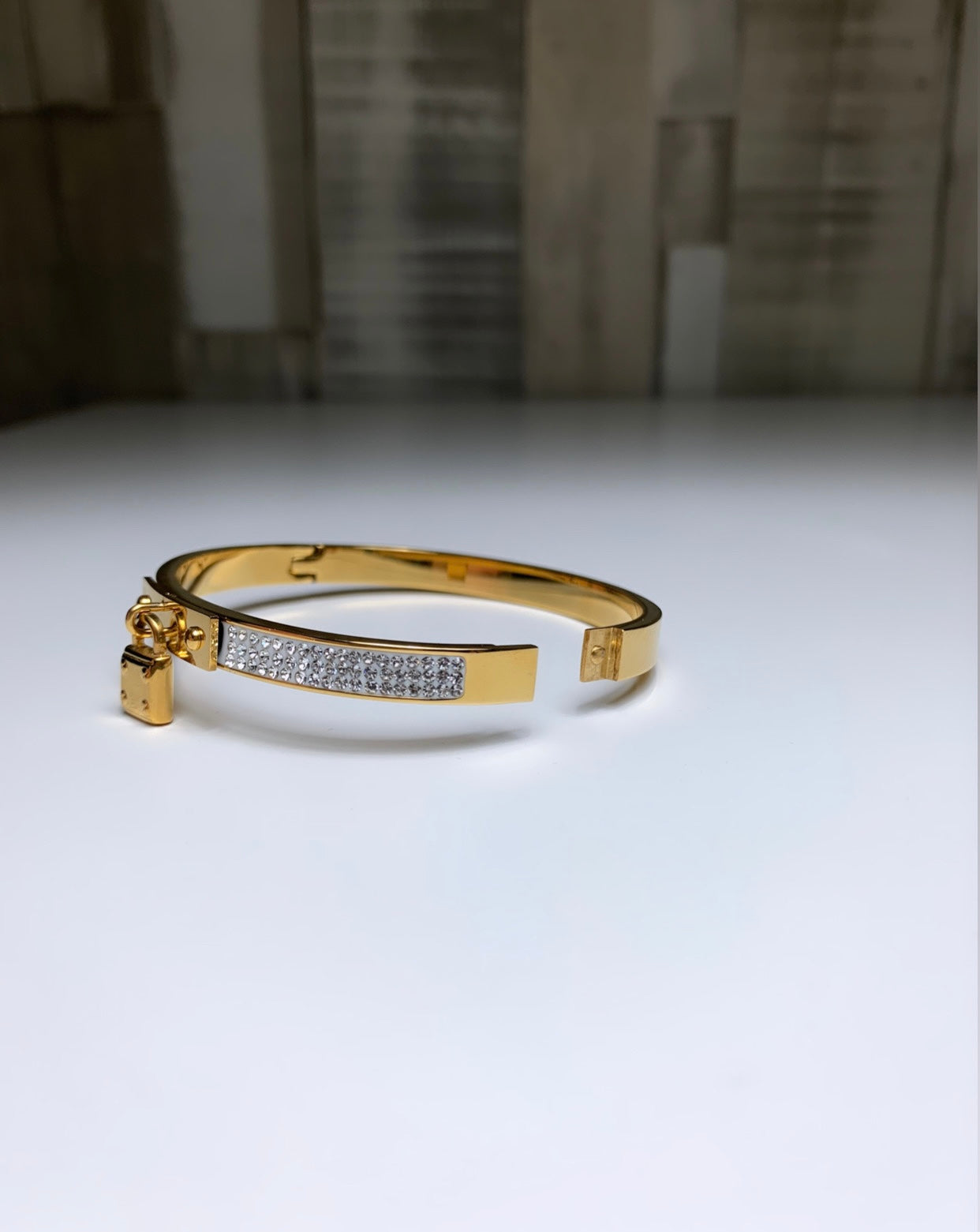 Bracelet jonc avec cadenas