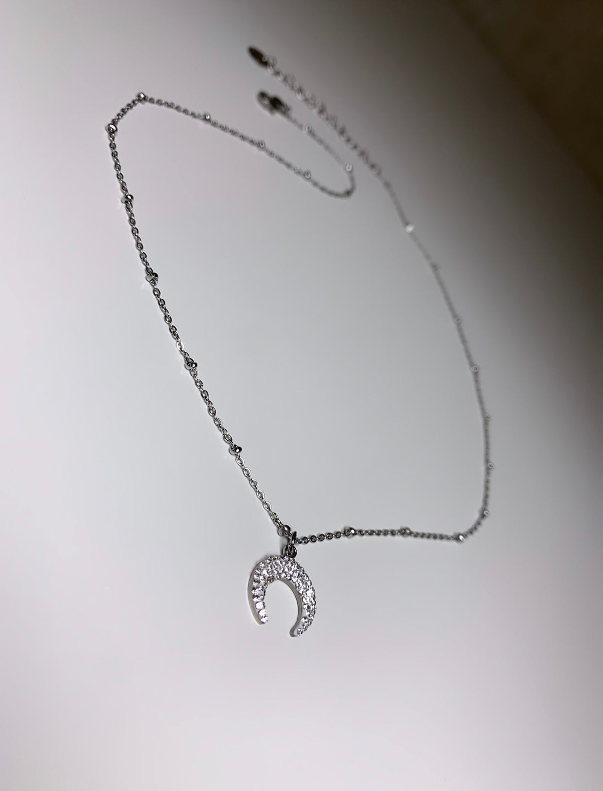 Collier lune avec strass