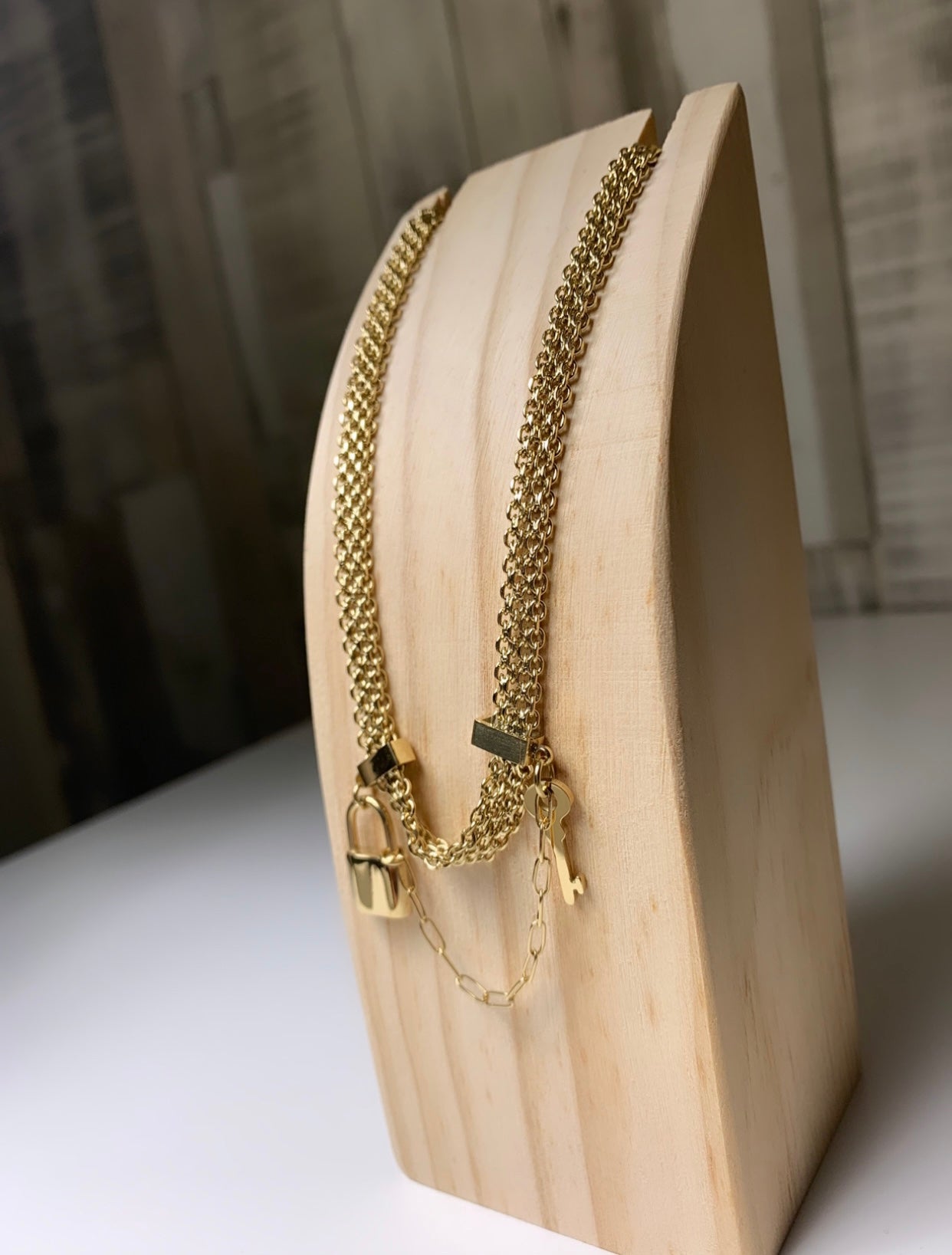 Collier cadenas et clé doré