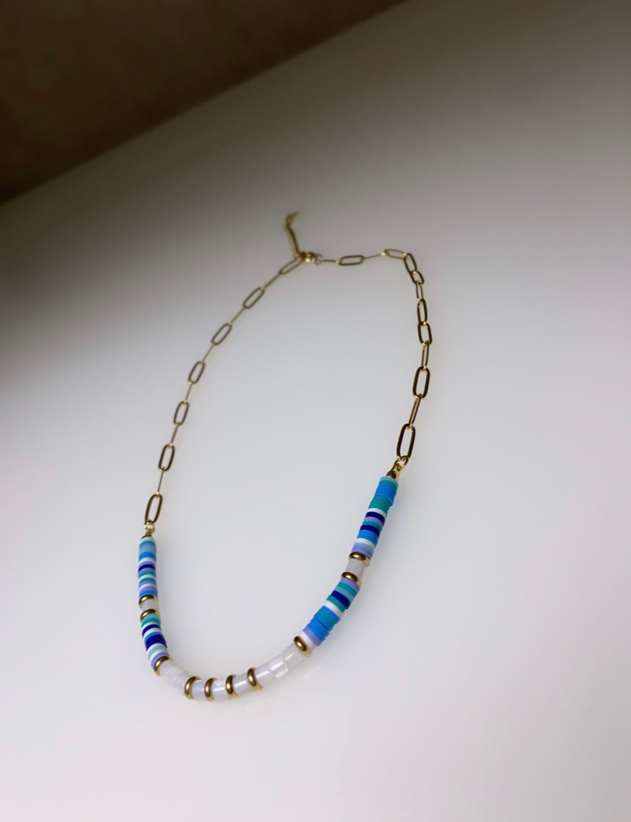 Collier perles multicolores