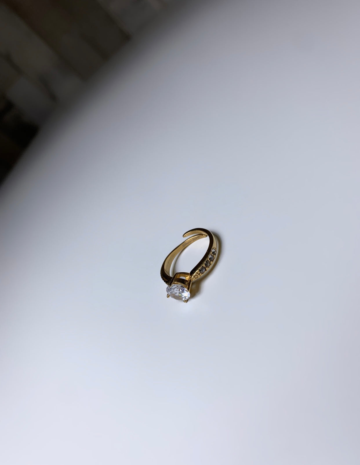 Bague grosse perle avec petits diamants