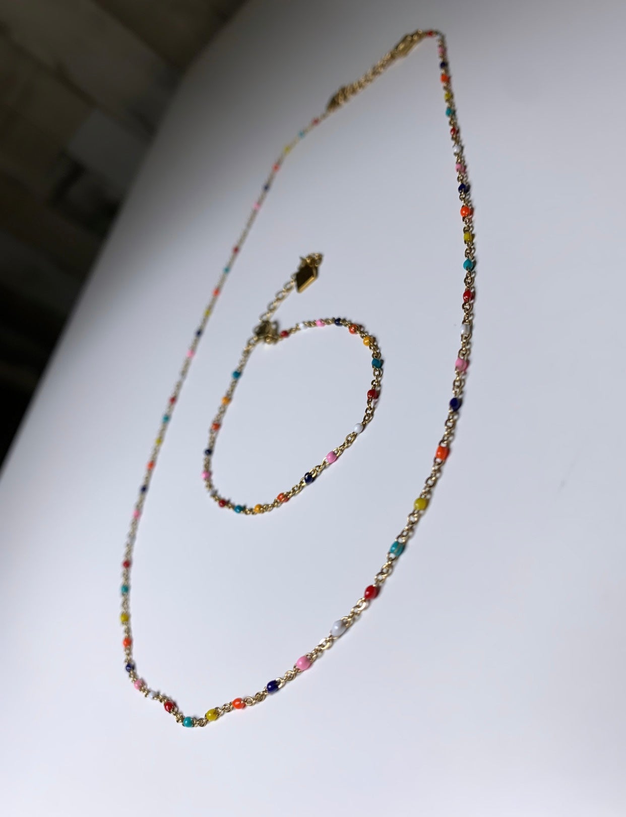 Ensemble collier et gourmette pierres multicolores