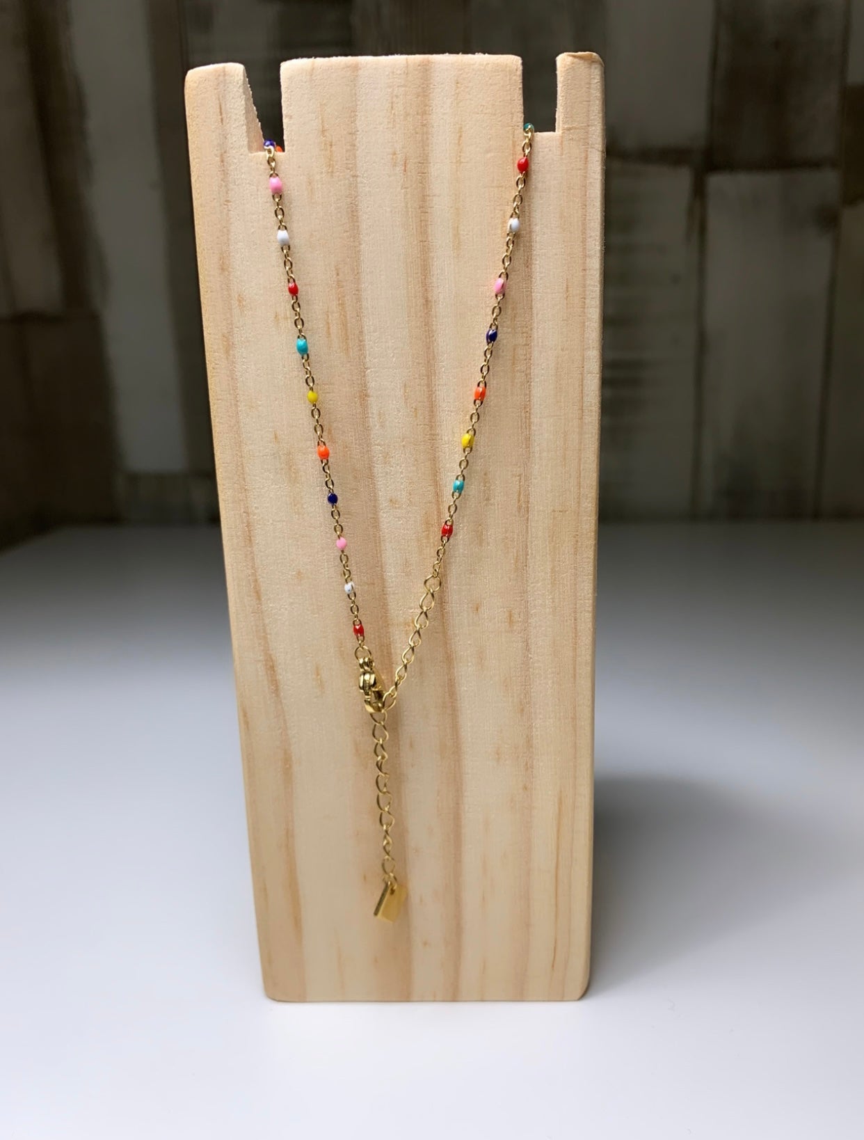 Collier doré plusieurs perle multicolore