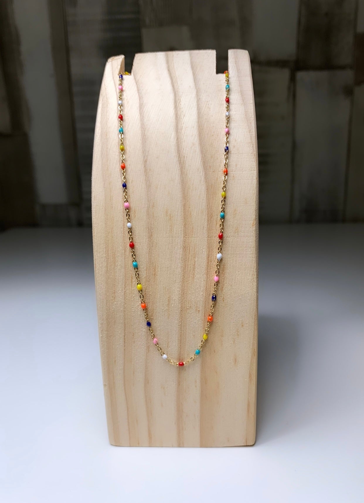 Collier doré plusieurs perle multicolore