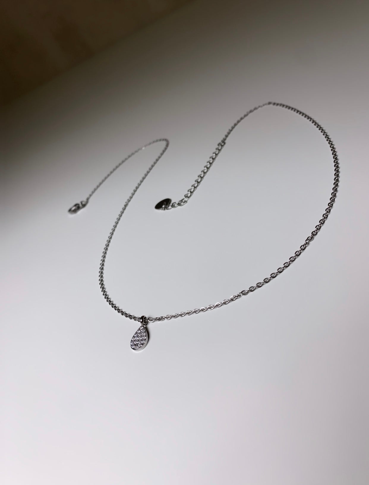 Collier goûte argenté