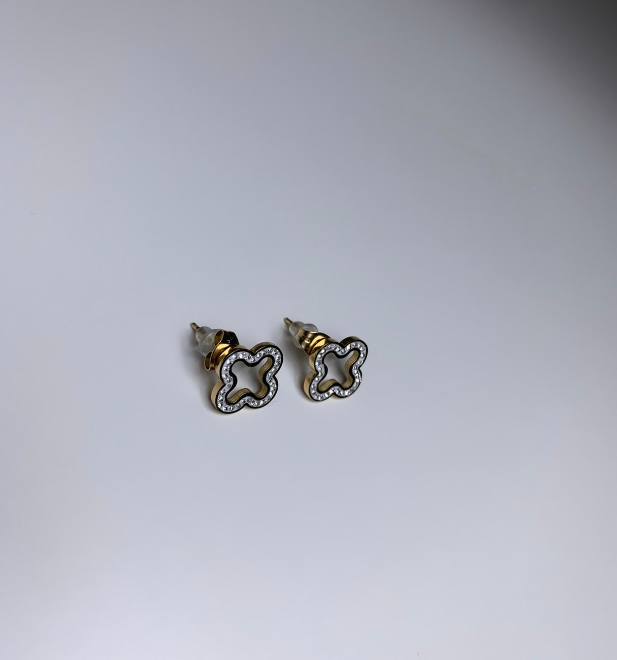 Boucles d’oreilles trèfle doré