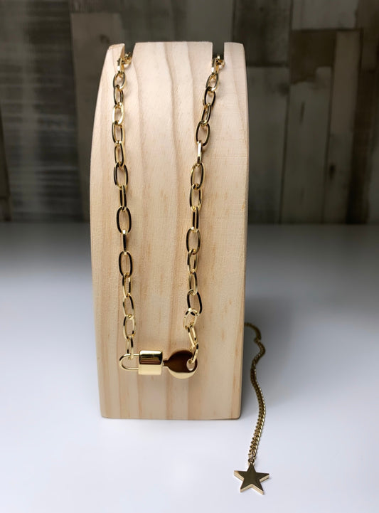 Collier cadenas et clé avec chaîne étoile pour le dos